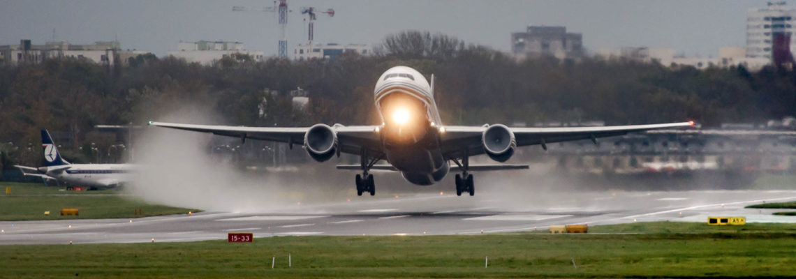Photo of the day: 777’s wet take off