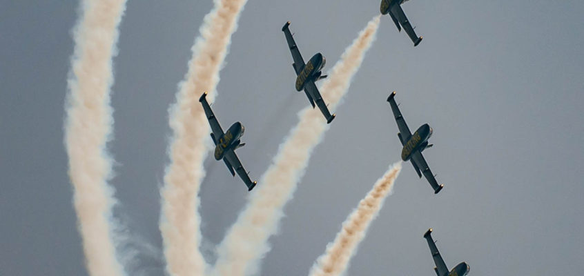 Photo of the day: Breitling Jet Team in Berlin