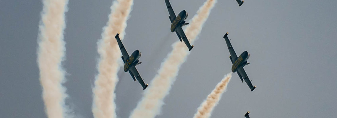 Photo of the day: Breitling Jet Team in Berlin