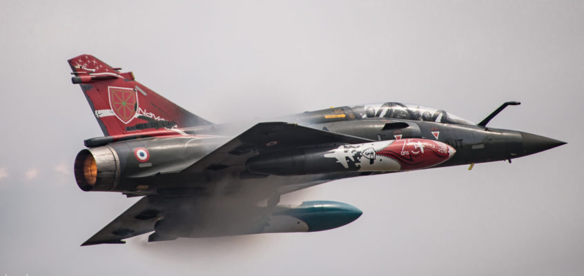 Photo of the day: Couteau Delta quick flyby